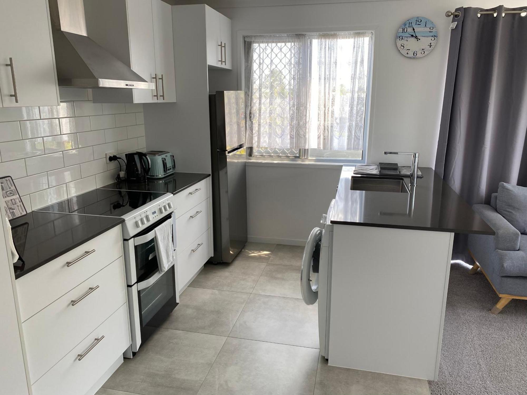 2Bd Family Or Couple Guesthouse Upstairs Near Turf Club, Hota In Bundall غولد كوست المظهر الخارجي الصورة